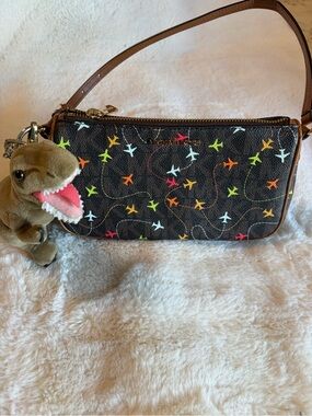 Demure Micheal Kors shoulder bag